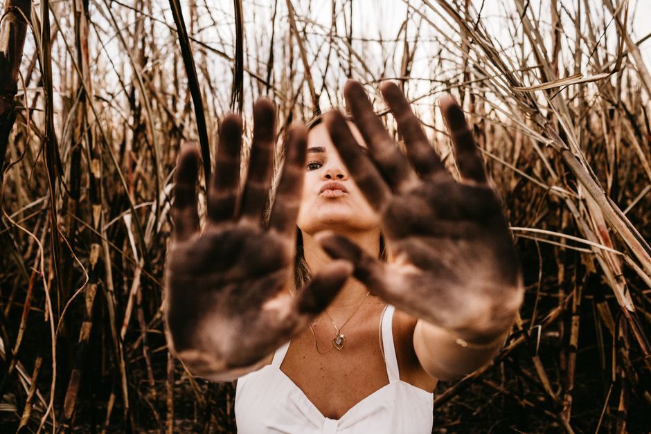 muddy hands