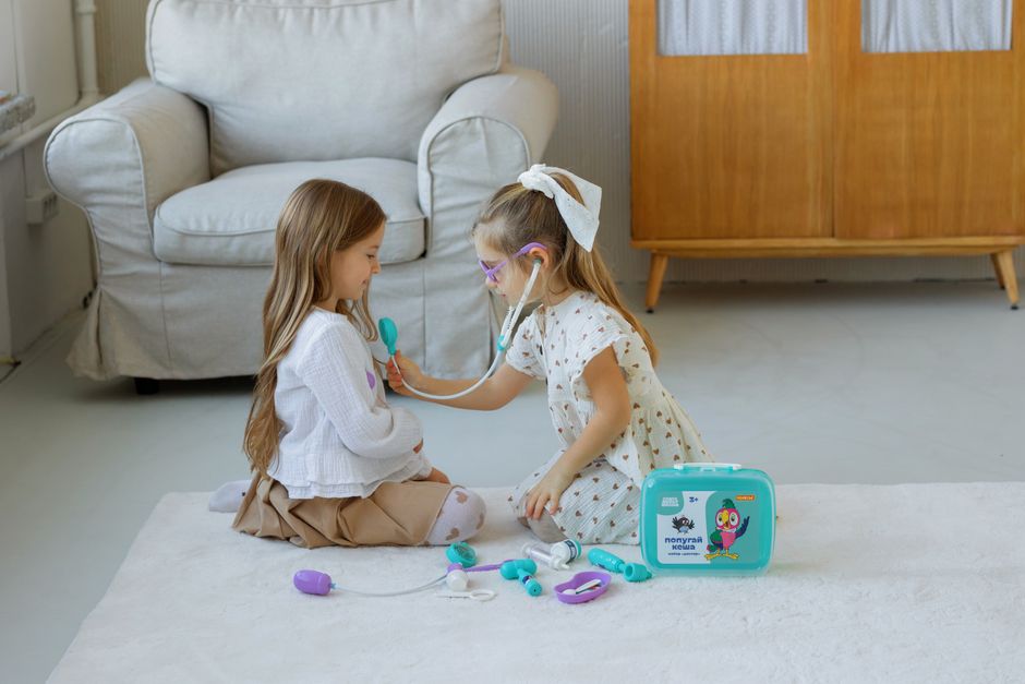 kids doctor dress up play