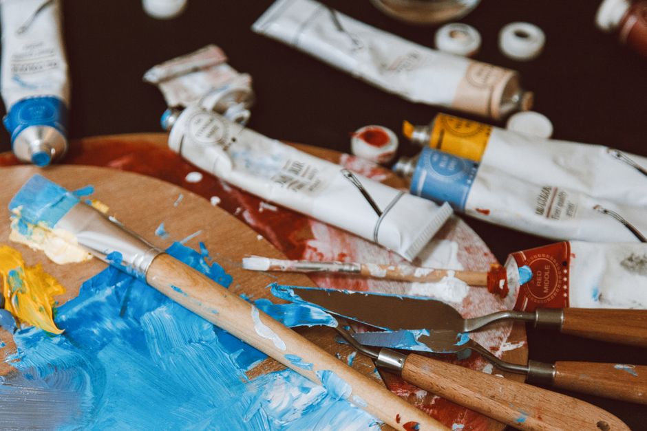 red yellow blue paint palette