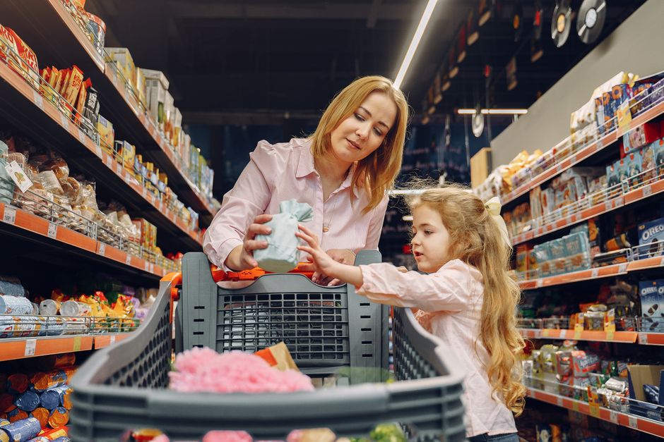 child shopping grocery store