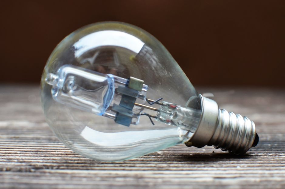 light bulb invention