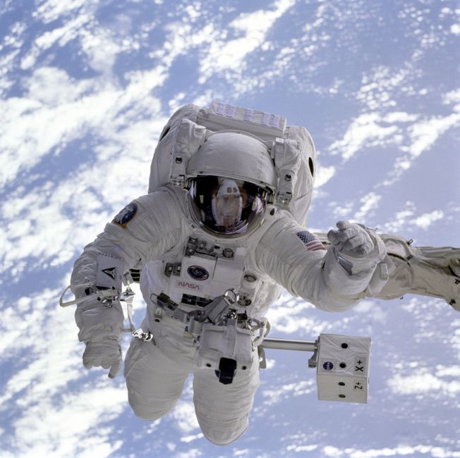 astronaut spacewalk