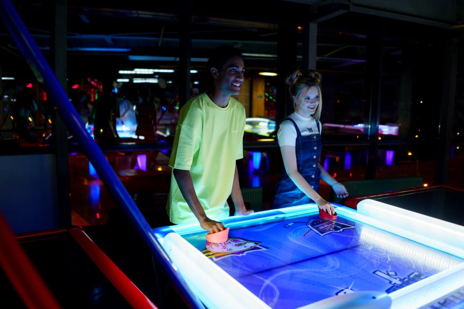 air hockey table